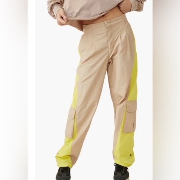 Free People fp movement Mesmerize Me tan & yellow Cargo Pants size small new - Picture 2 of 7
